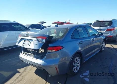 2022 Toyota Corolla Le z USA, uszkodzony, nr VIN 5YFEPMAE2NP388722